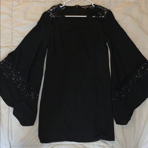 Black Express tight body/flowy arms dress!
